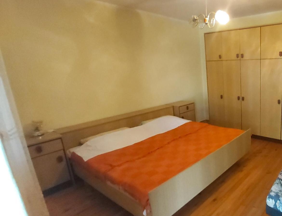 Apartmani Ana Karlobag Esterno foto