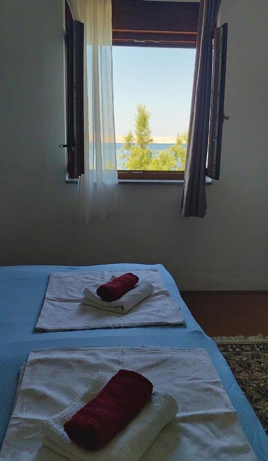 Apartmani Ana Karlobag Esterno foto