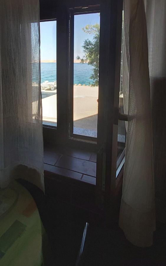 Apartmani Ana Karlobag Esterno foto